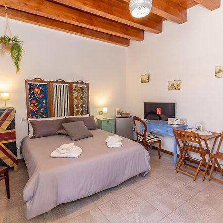 Apartmán Centro Storico Redmood House A 5 Min Dal Mare, Breakfast, Aria Condizionata, Wi-Fi E Netflix Barletta Exteriér fotografie