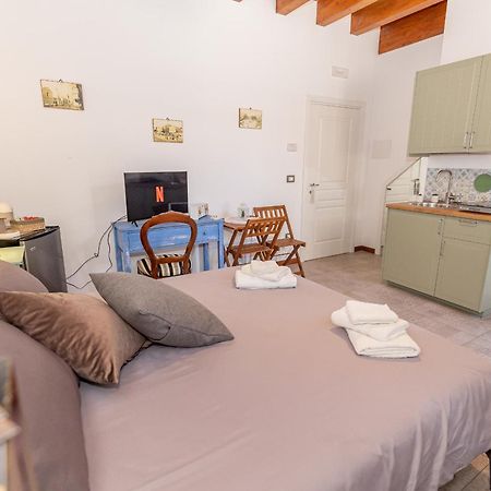 Apartmán Centro Storico Redmood House A 5 Min Dal Mare, Breakfast, Aria Condizionata, Wi-Fi E Netflix Barletta Exteriér fotografie